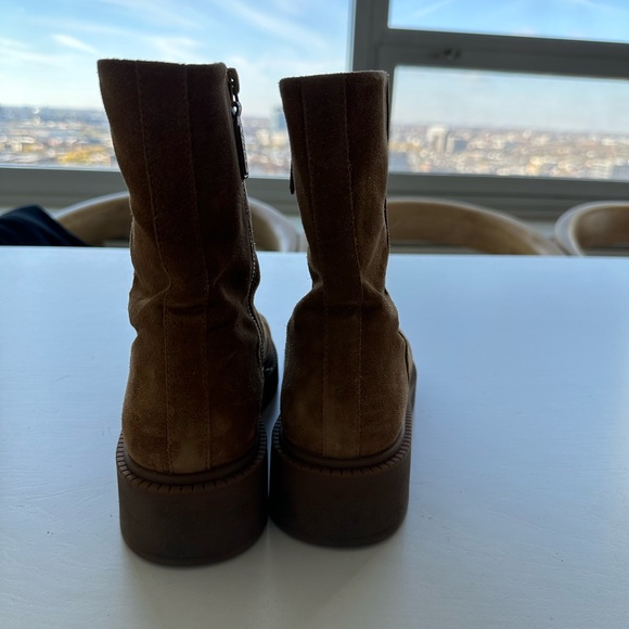 VINCE KADY Water Repellent Tan Suede Boots Sz 10 - Picture 3 of 5